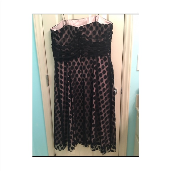 SOLD-🖤Ladies Jennifer Howard Strapless Dress - Picture 6 of 7